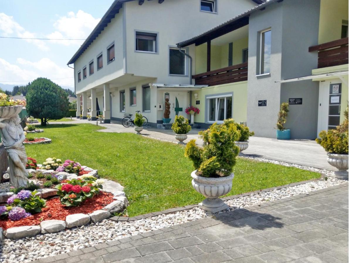Alpenblick - Modernes Und Grosszuegiges Apartment วิลลาค ภายนอก รูปภาพ