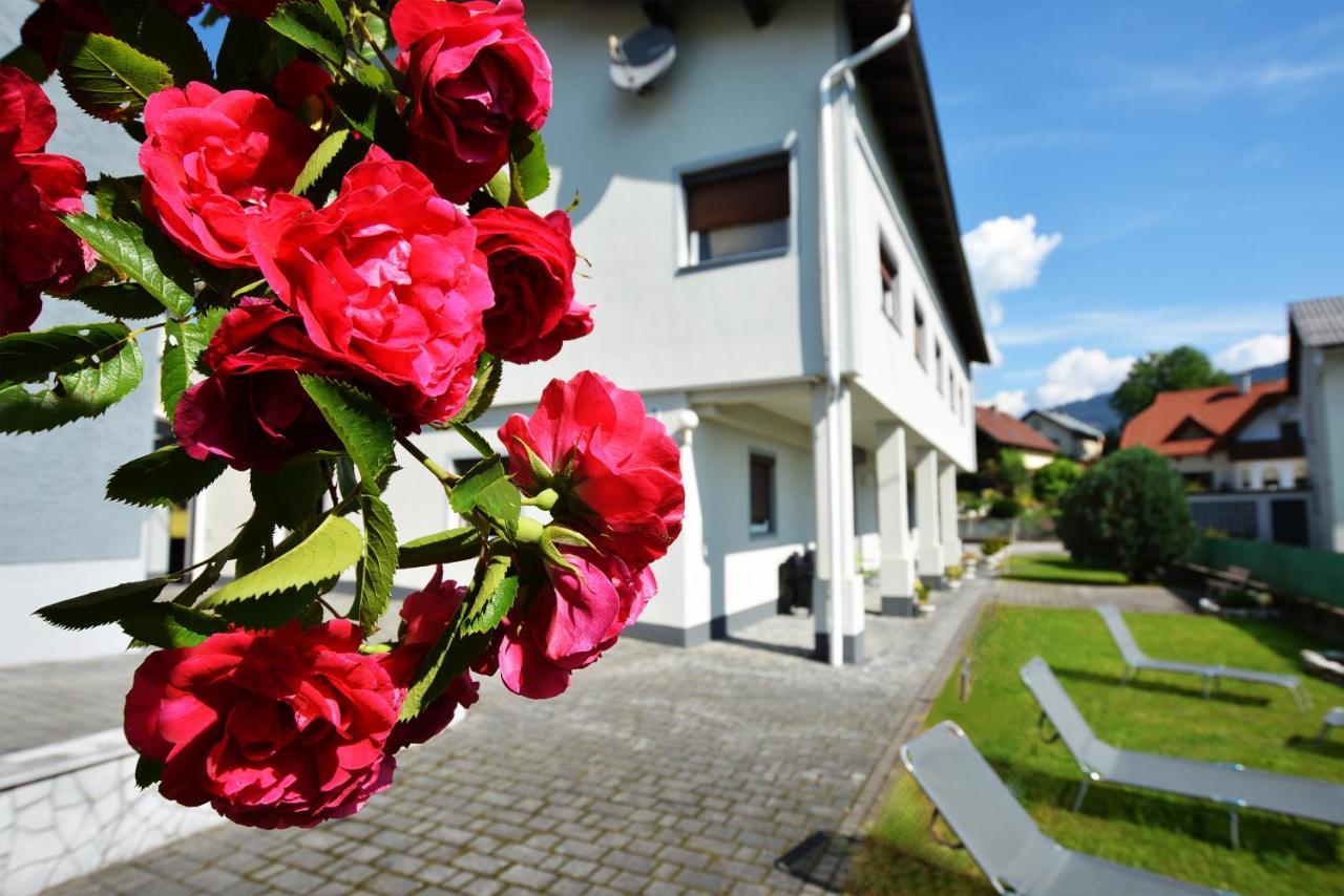 Alpenblick - Modernes Und Grosszuegiges Apartment วิลลาค ภายนอก รูปภาพ