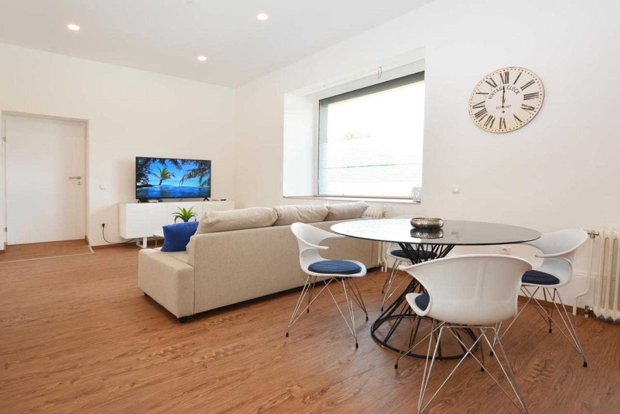 Alpenblick - Modernes Und Grosszuegiges Apartment วิลลาค ภายนอก รูปภาพ
