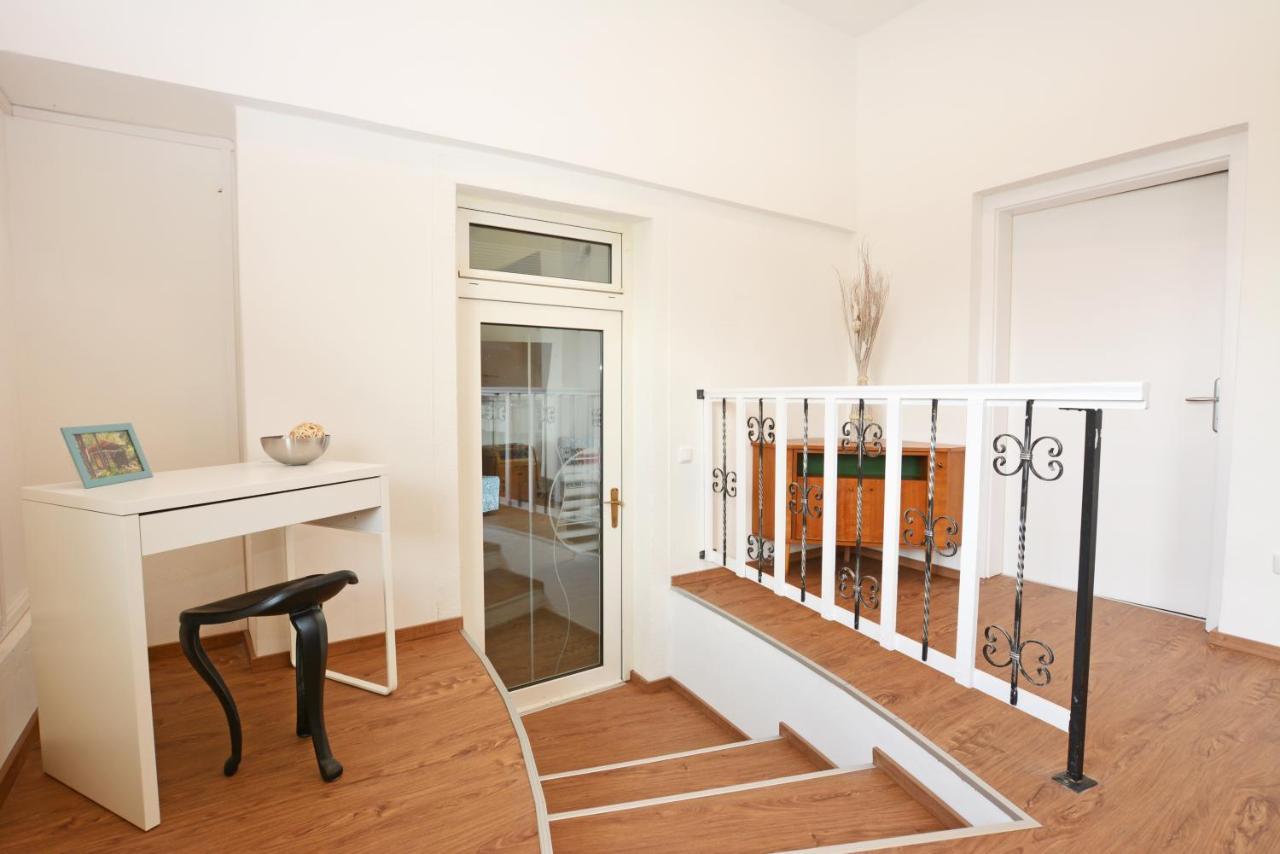 Alpenblick - Modernes Und Grosszuegiges Apartment วิลลาค ภายนอก รูปภาพ